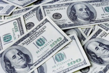 4 Ways to Become Wealthier